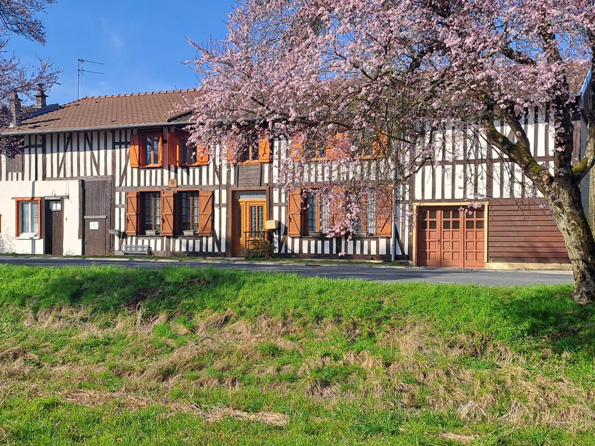 Chatrou Chatelraould-Saint-Louvent Esterno foto